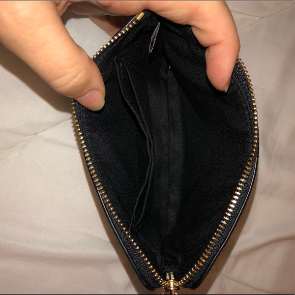 Clutch - Picture 4 of 4